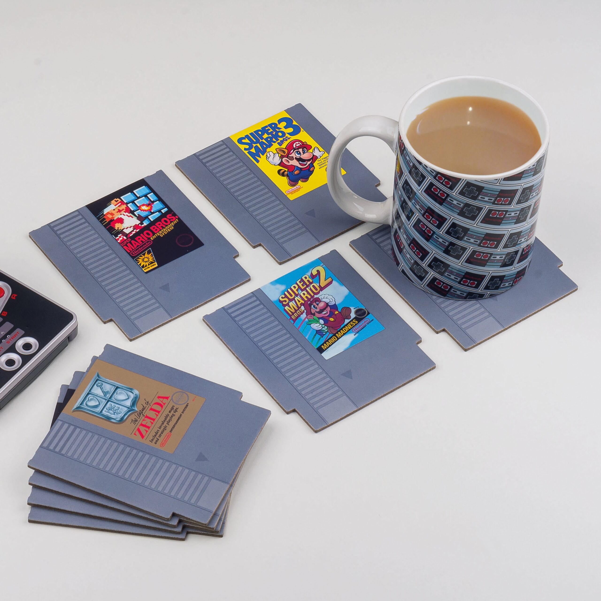 NES-Modul-Untersetzer: Auf diesem Spielstand steht jetzt Kaffee